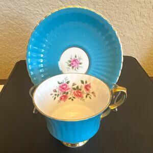 Royal Windsor Bone China England Blue Pink Floral Tea Cup & Saucer Gold Trim